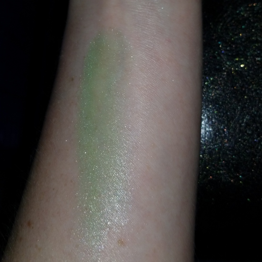 Eyeshadow - Picture 2 of 4